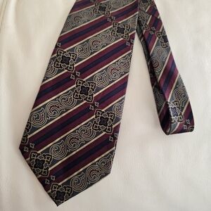 Claiborne Burgundy and Gold Patterned Silk Necktie Tie